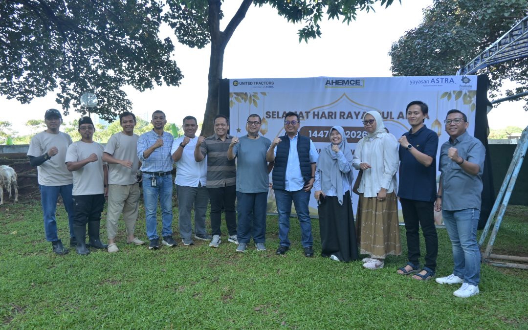 United Tractors Group Distributes 1,128 Sacrificial Animals, Sharing Blessings with Communities Across Indonesia